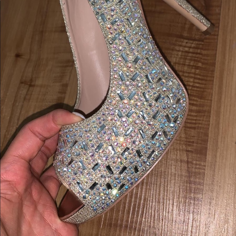Heels - Picture 2 of 4